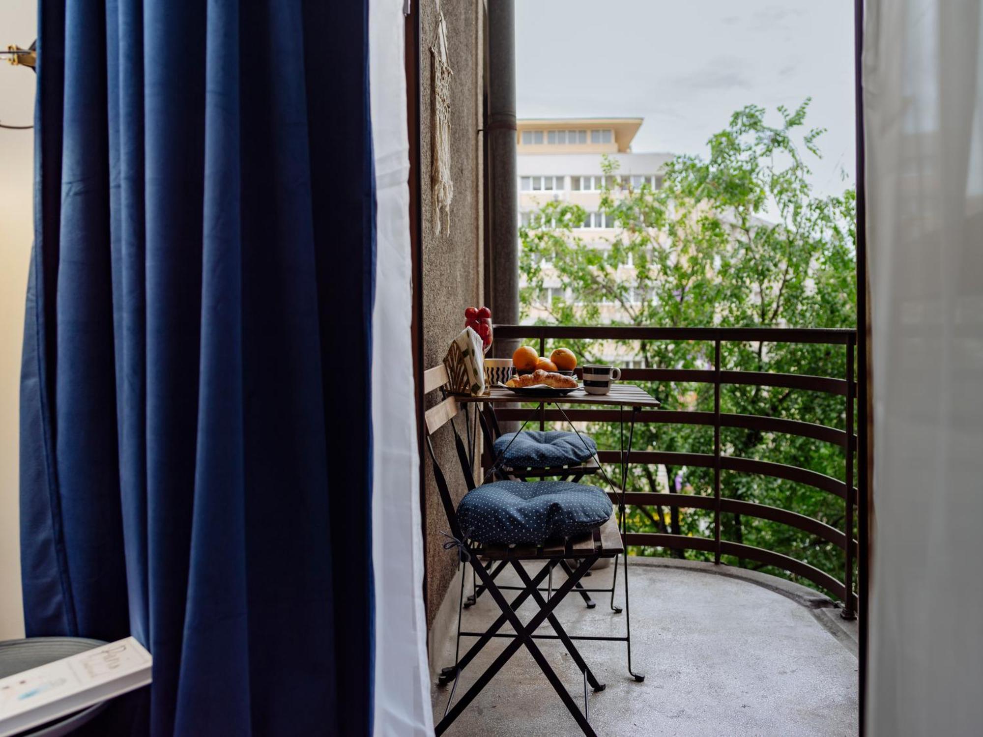 Petite Maison Sur Le Boulevard Bukarest Eksteriør billede