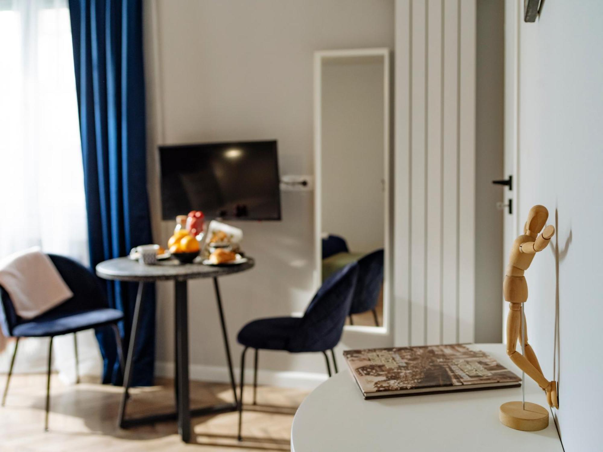 Petite Maison Sur Le Boulevard Bukarest Eksteriør billede
